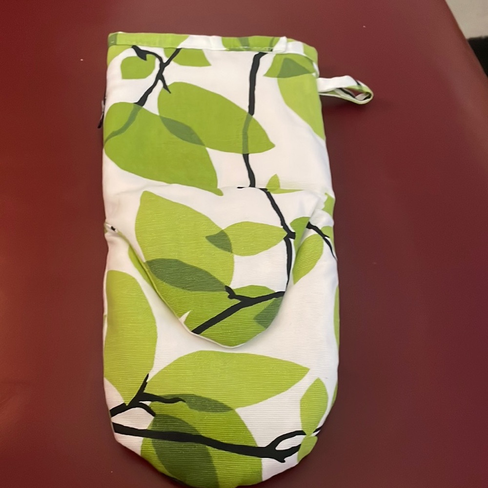 Summery oven mitten( birch leafs)
